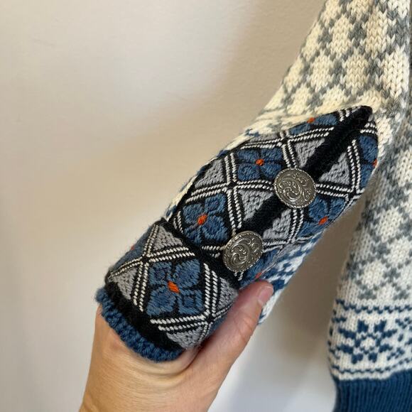 Dale of Norway Wool Sweater L Snowflake Nordic Cardigan Silver Clasps Vintage - Picture 3 of 9